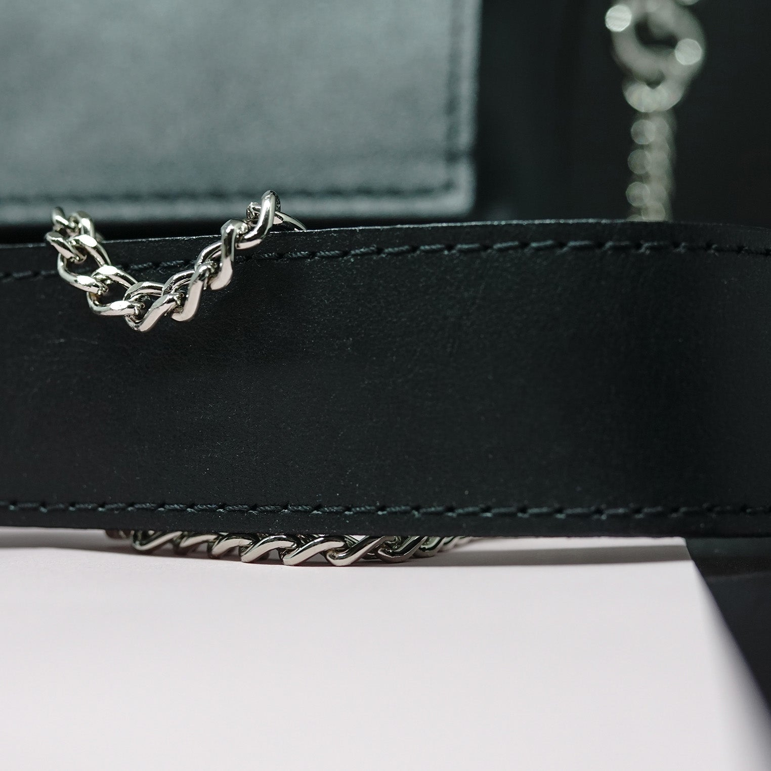 Štýlový čierny set pre dámy Noir - opasok a kabelka